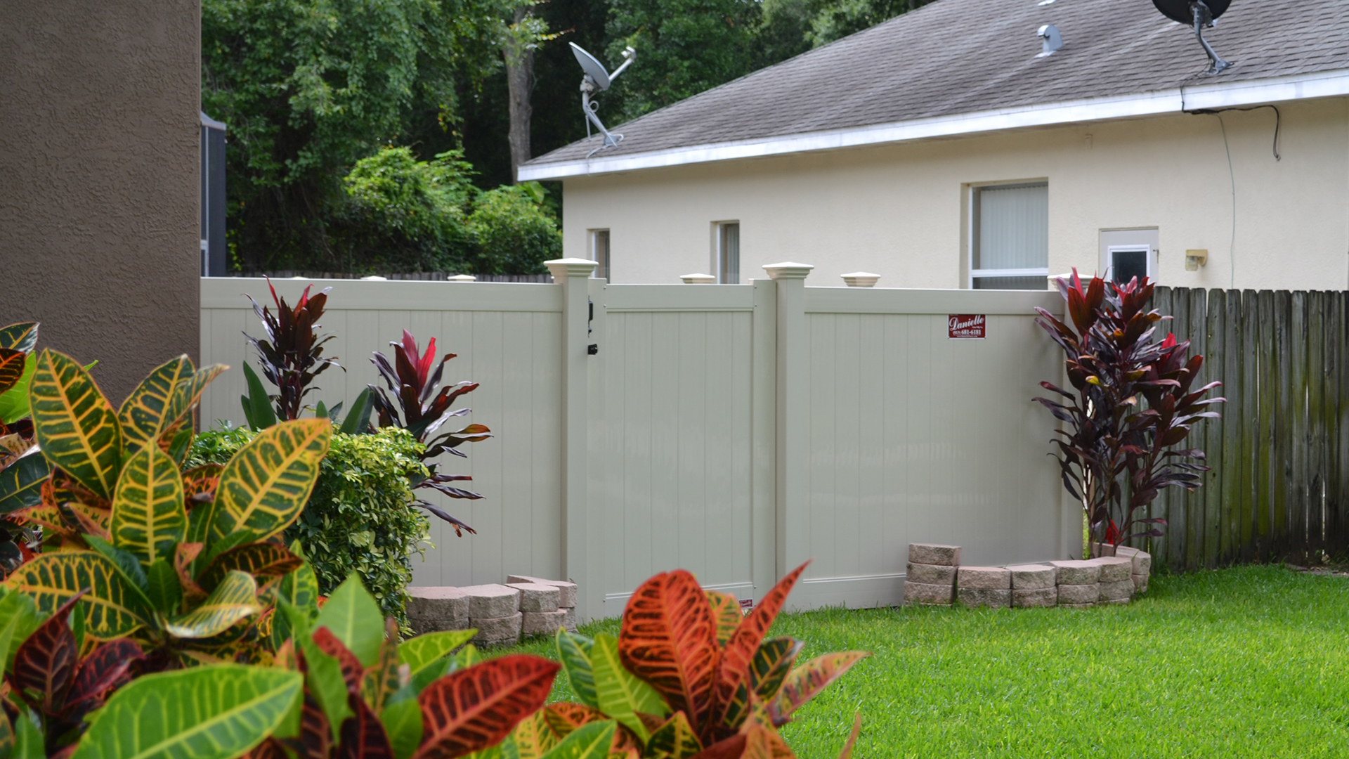 Lakeland Vinyl Fence