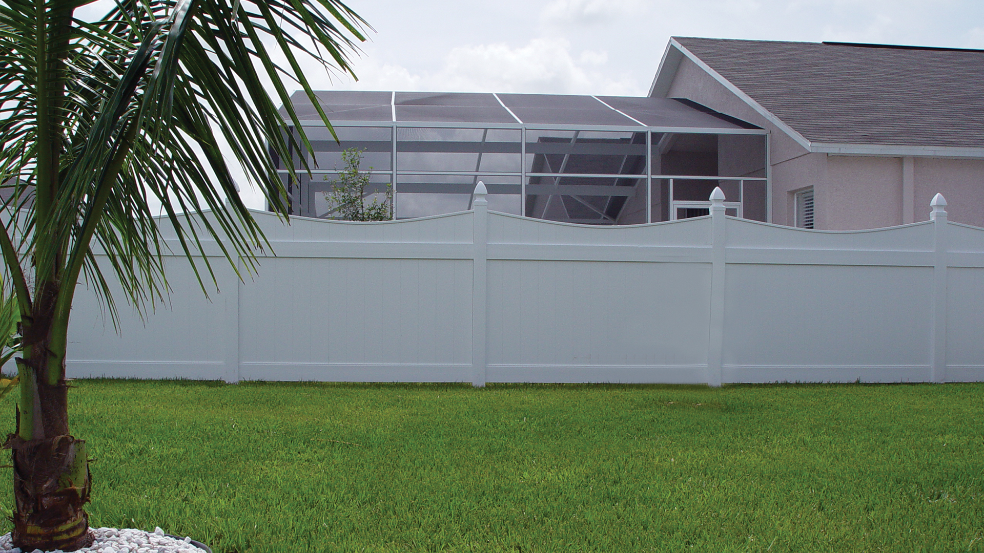 Lakeland Concave Vinyl Fence