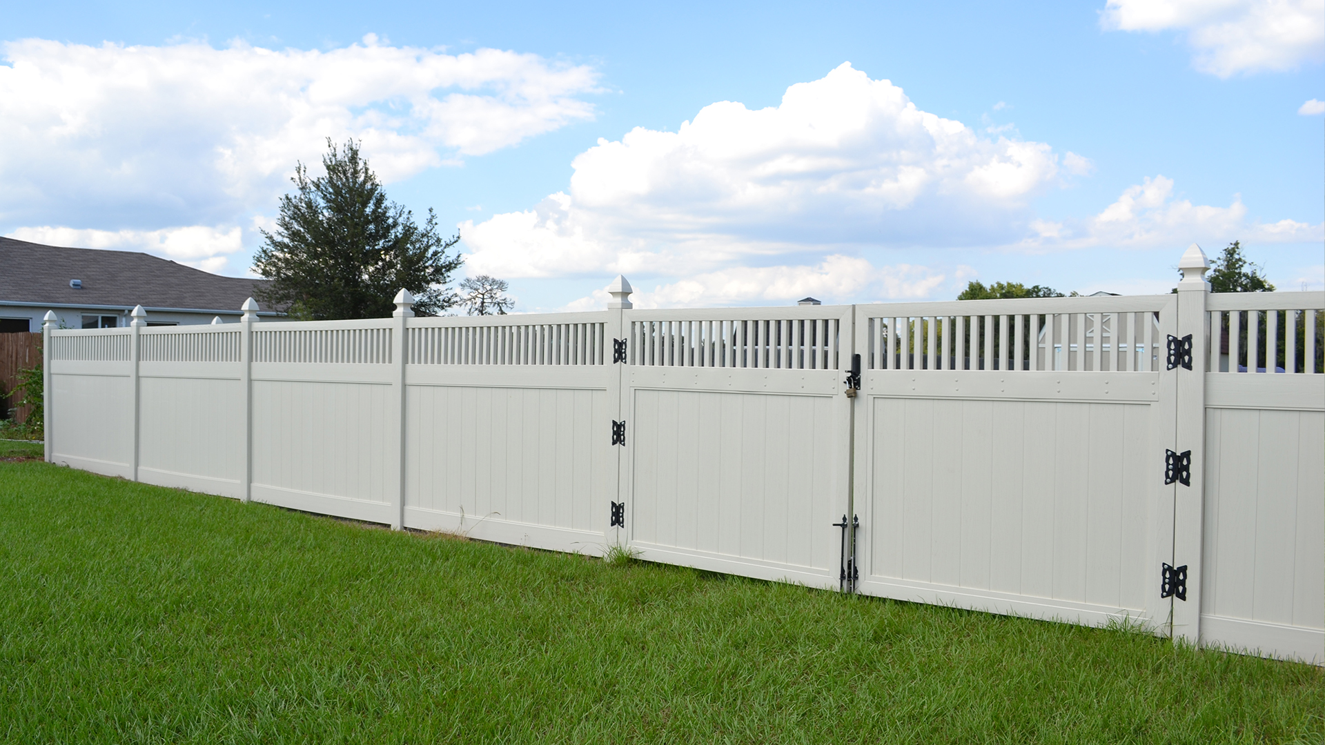 Montauk Vinyl Fence