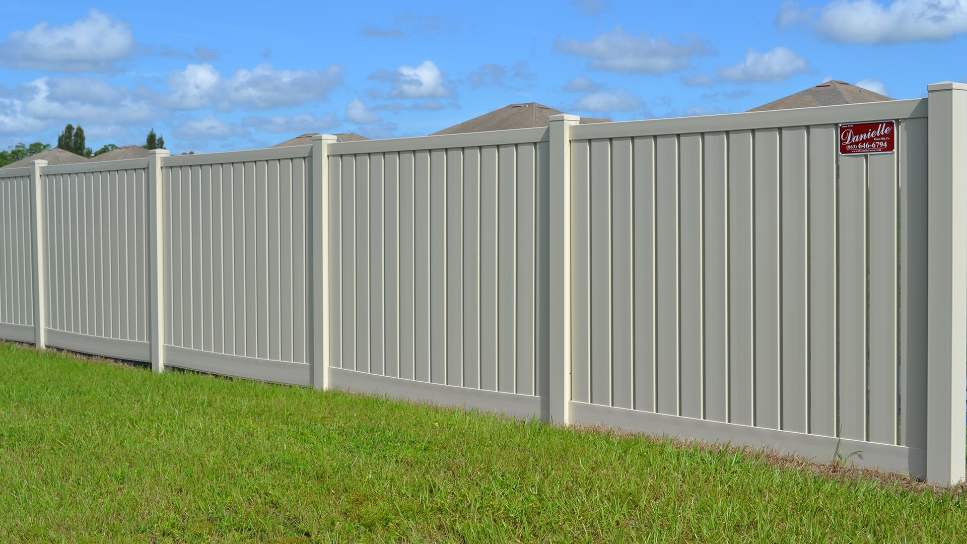 Lakeview Vinyl Fence