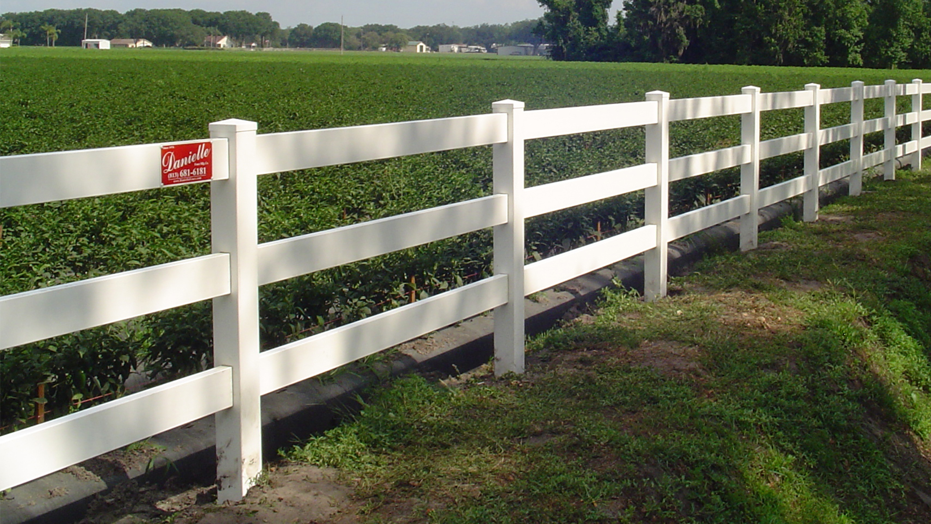 3-Rail Post & Rail Vinyl Fence