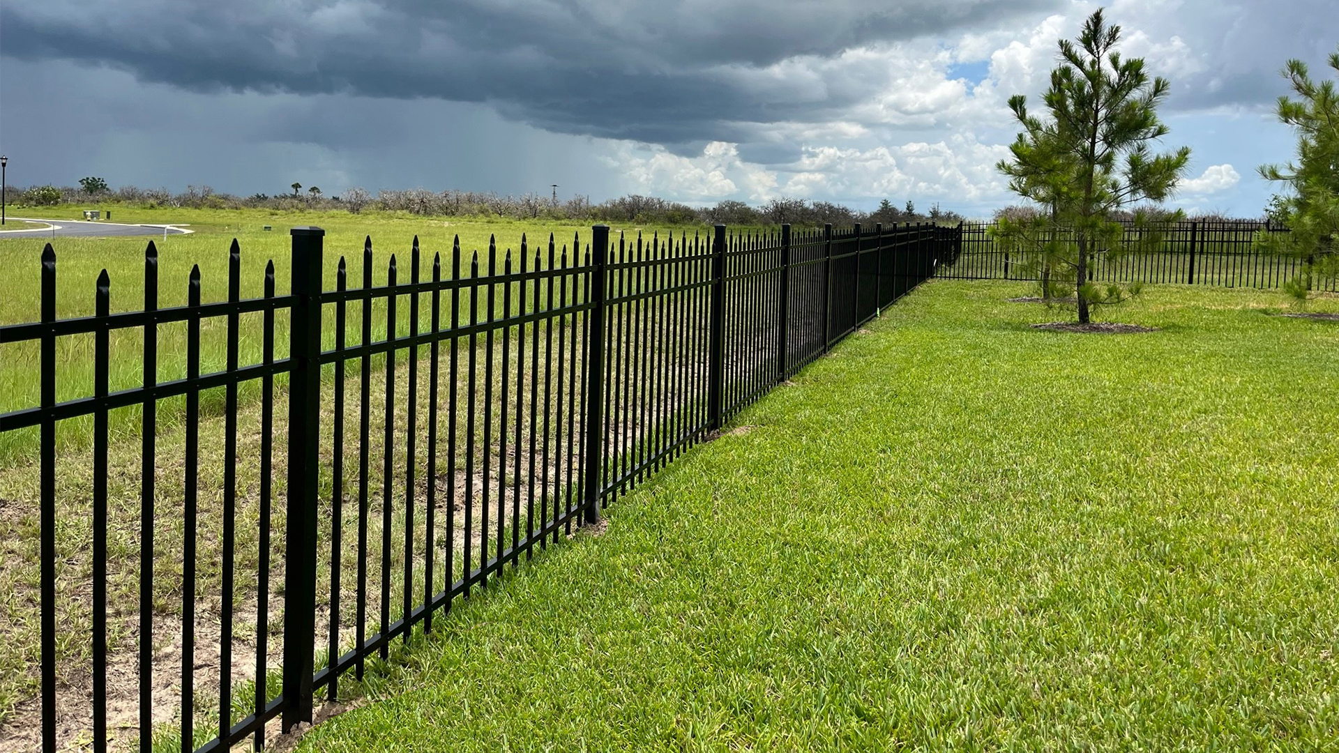 Hawthorne Aluminum Fence