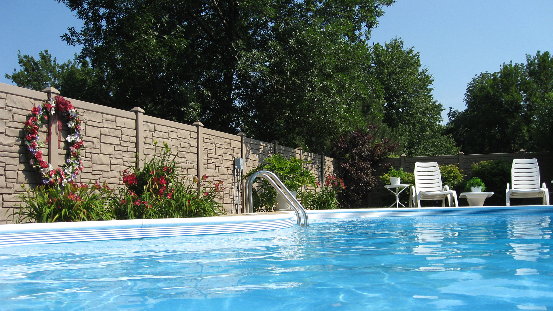 Simulated Stone Molded Fence