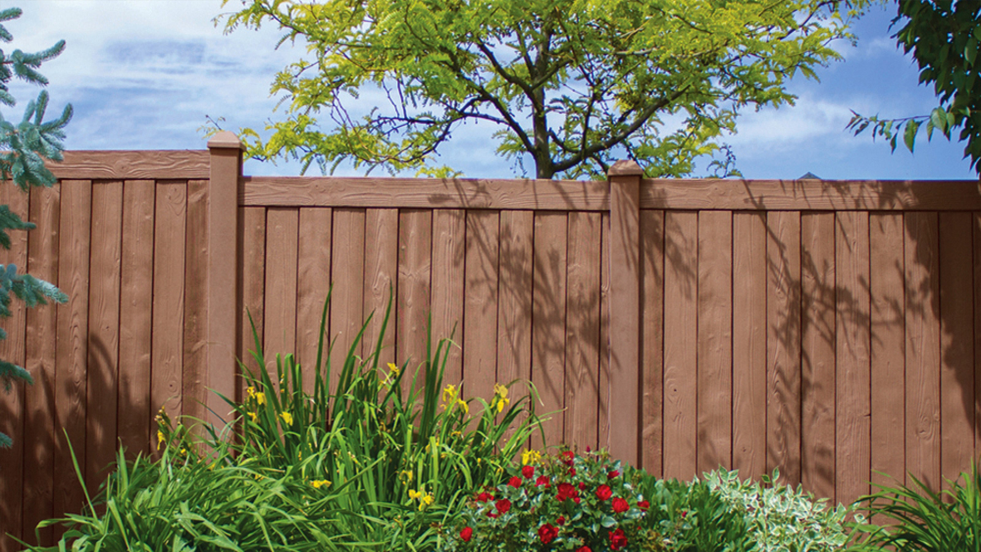 Simulated Wood Molded Fence