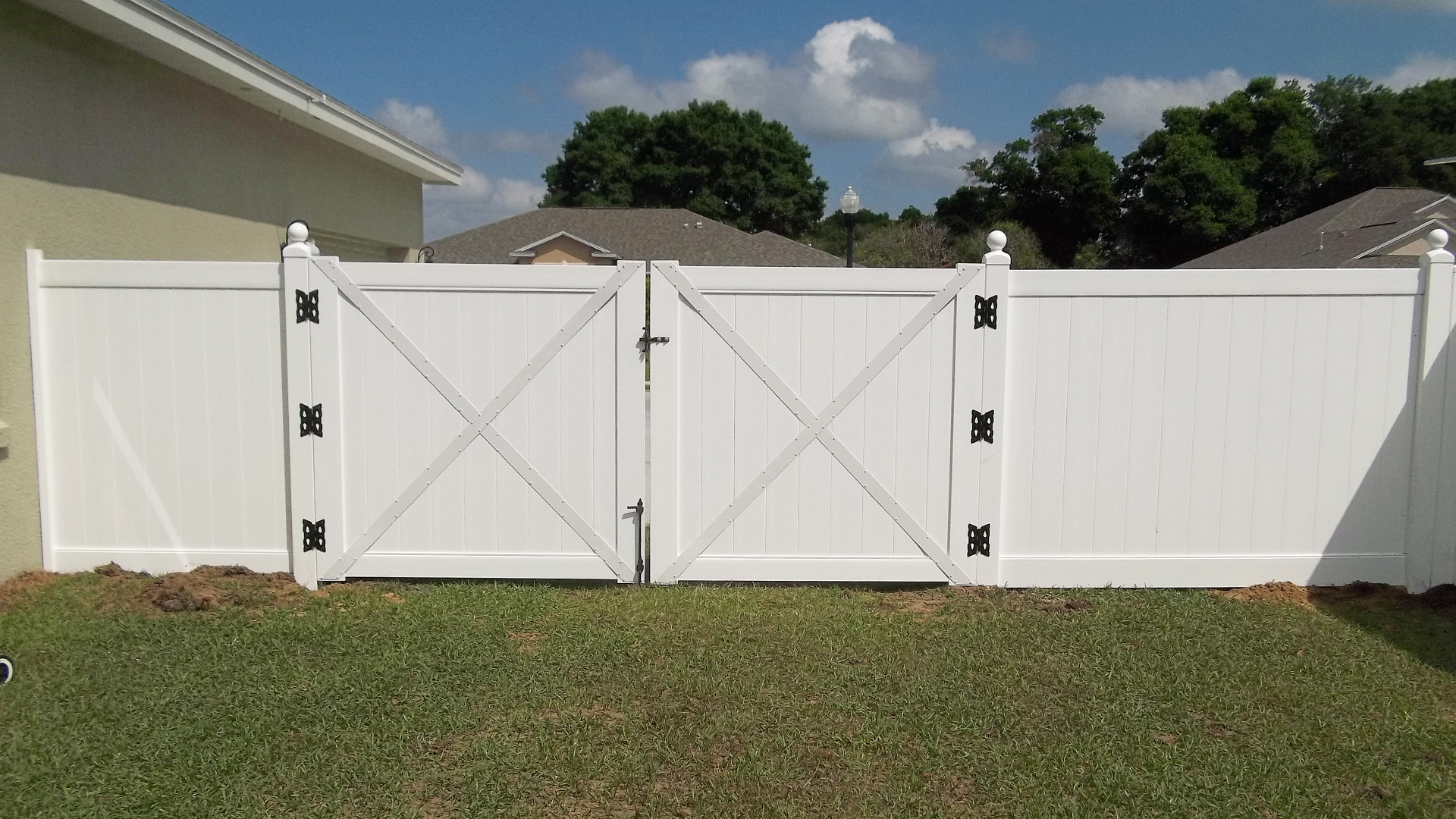 Vinyl Gates