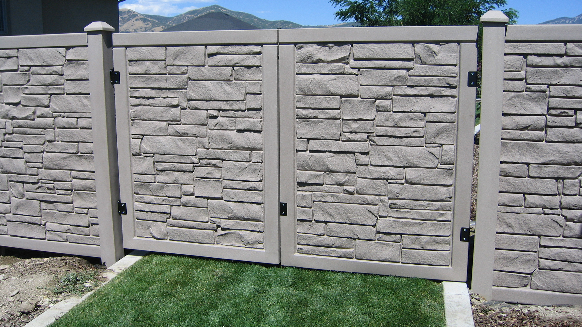 Simulated Stone Molded Gates