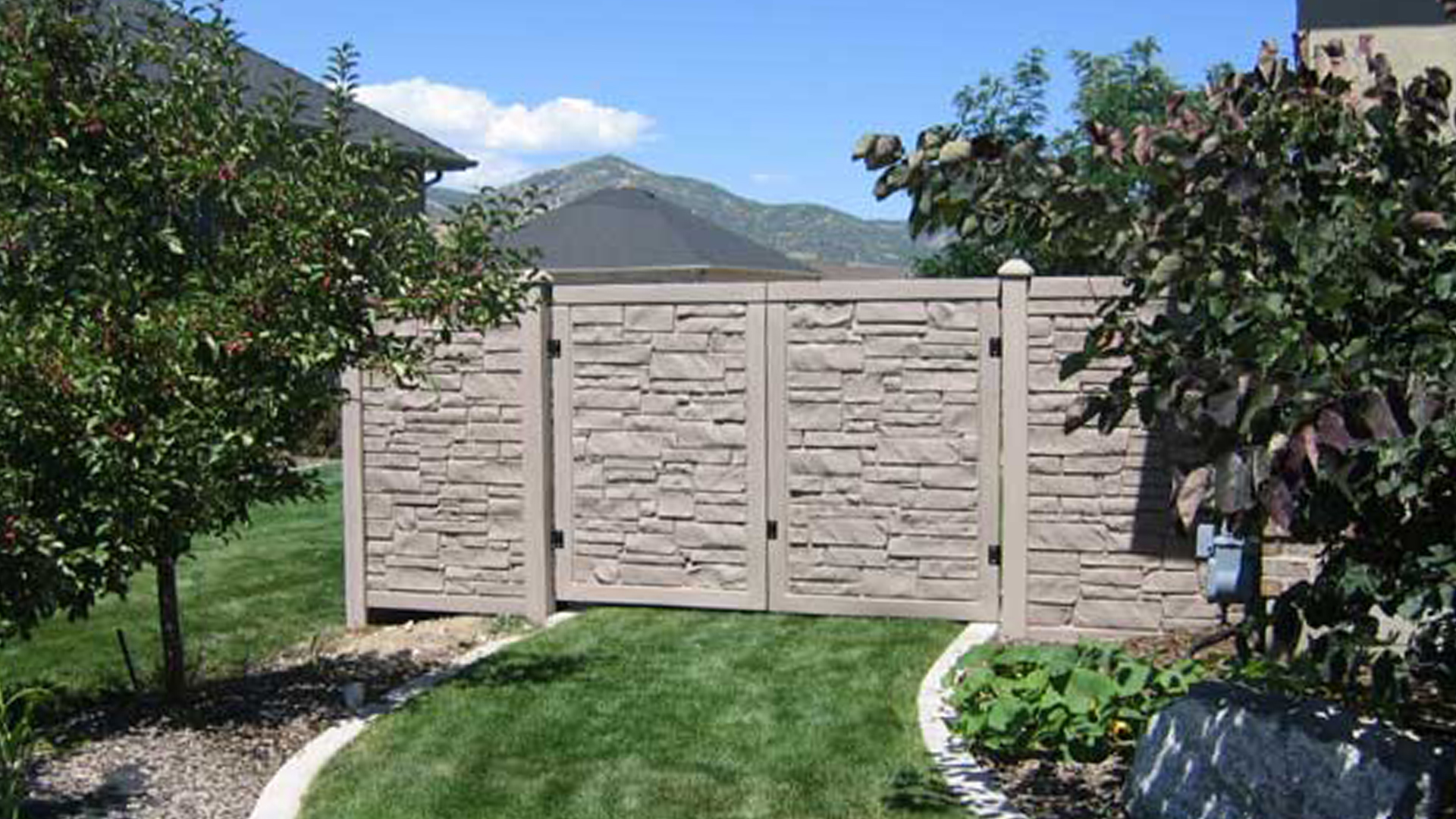 Simulated Stone Molded Gates